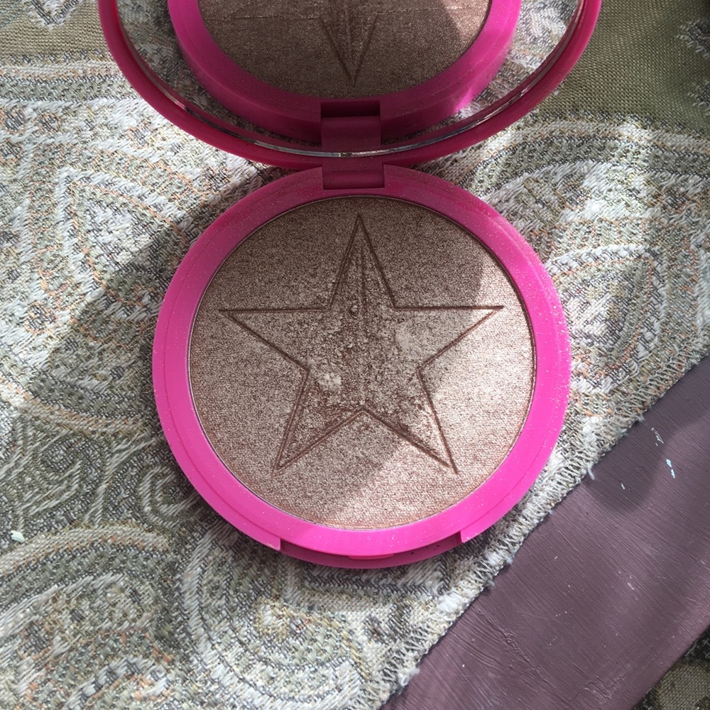 Jeffree Star skin frost: Siberian Gold